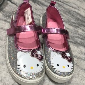 HELLO KITTY toddler shoes size 10 💕